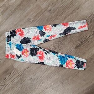 No Comment Floral Leggings Size Small 7/8